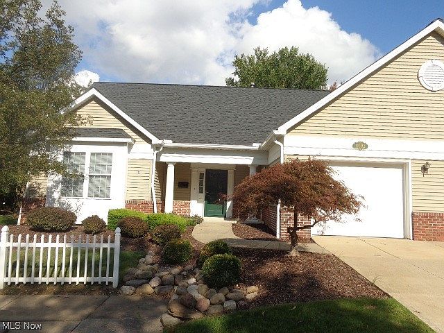 1st image of 8693 Alexandra Dr #4A