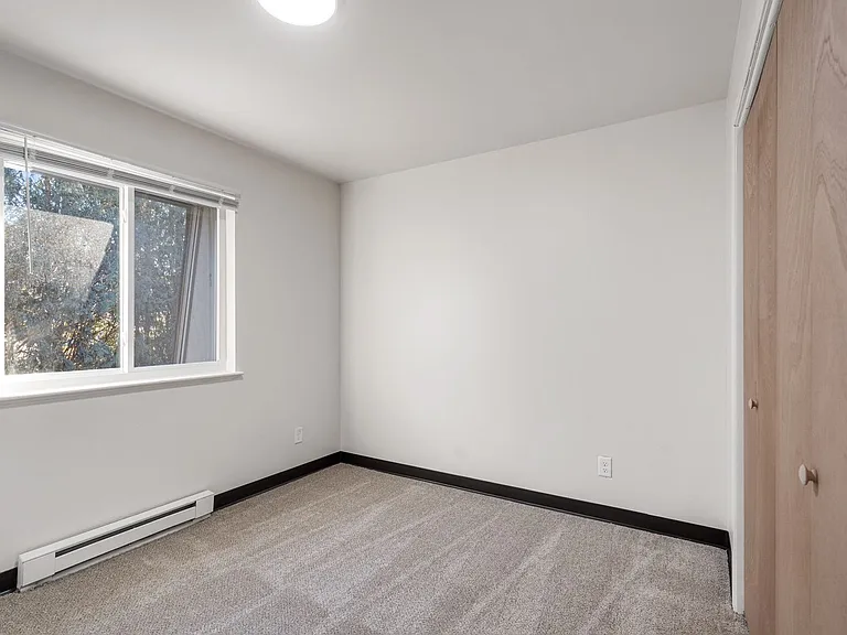260 N Main St — Photo 12