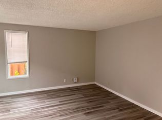 ZhH608 - R Street Apts, Vancouver, WA 98661