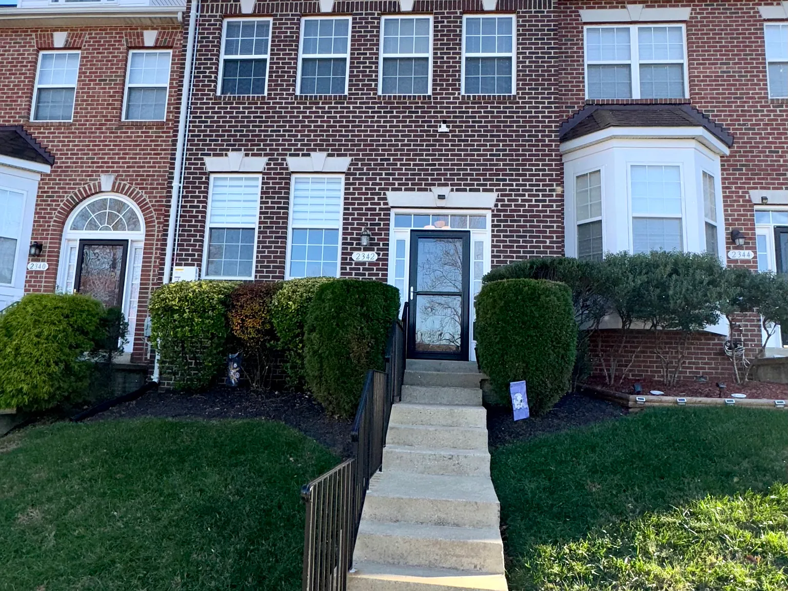3 bed, 1810 sqft, $3,100 — Photo 2