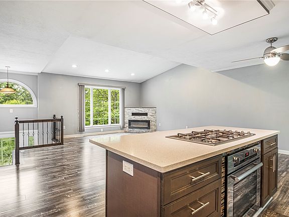 2nd image of 1429 Grant Avenue