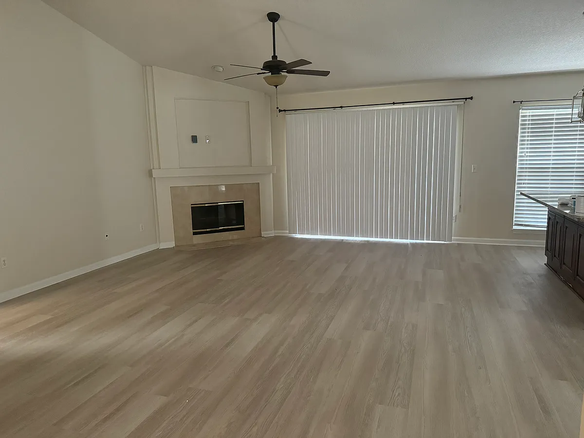 Building Photo - 3528 Idle Hour Dr