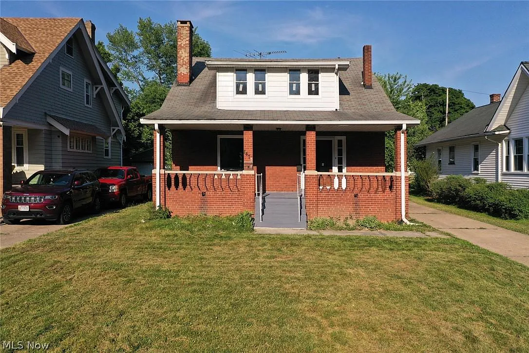 1479 Parkhill Rd photo 1