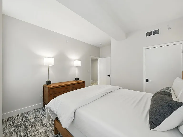 314 N Broadway Ave #806 — Photo 11