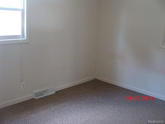 5th image of 17268 Hanover Ave