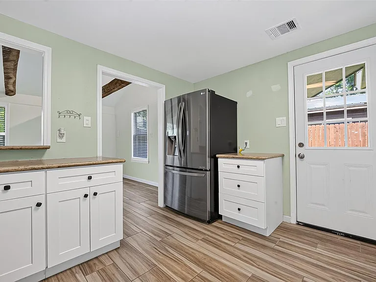 12814 Royce Ln — Photo 10