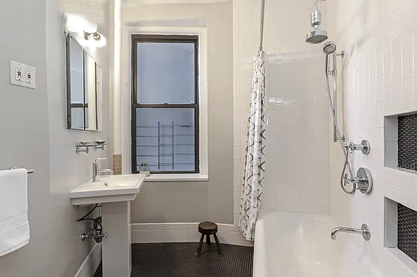 Sold by Compass | media 7