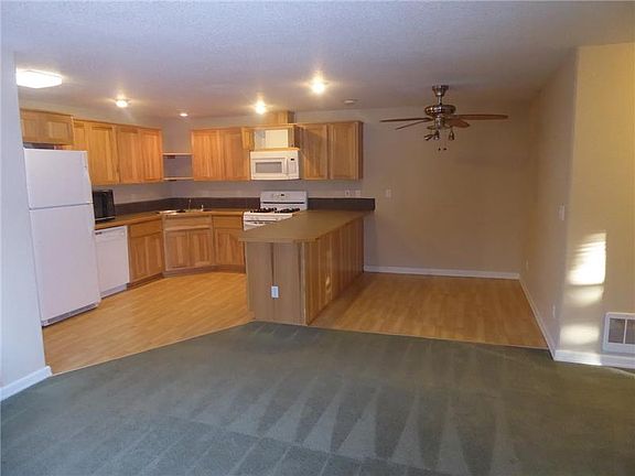 4th image of 1124 Wacomac St