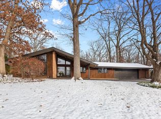 833 Timber Ln, Lake Forest, IL 60045