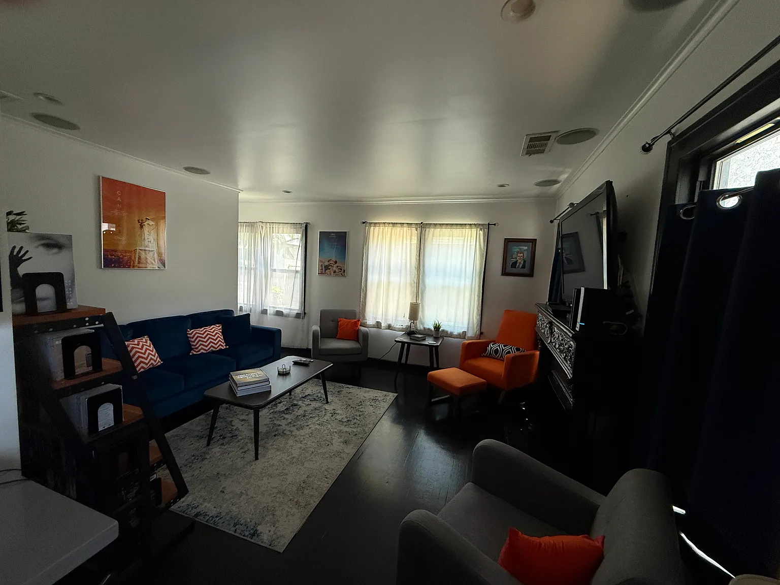 2 bed, 700 sqft, $3,595 — Photo 4