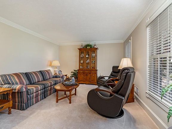 5th image of 6164 Garden Ct