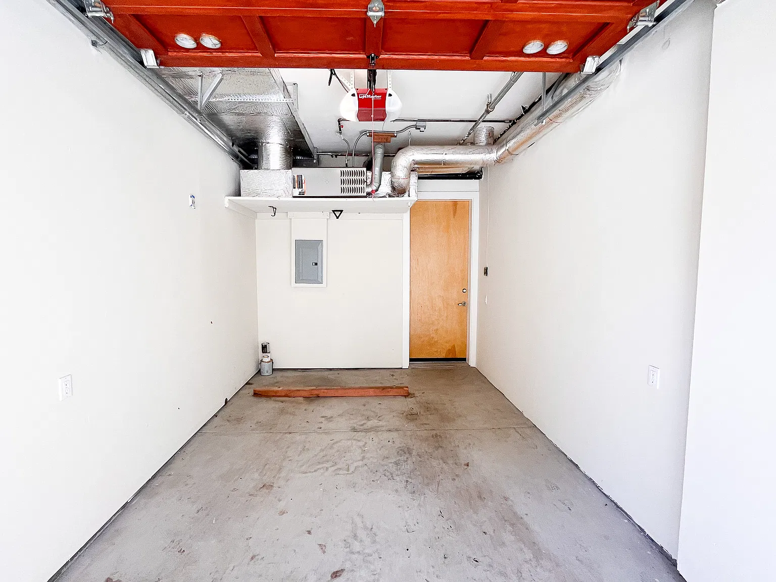 3 bed, 1619 sqft, $8,000 — Photo 3