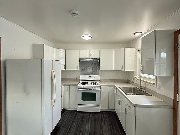 2nd image of 6564 N Waverly St