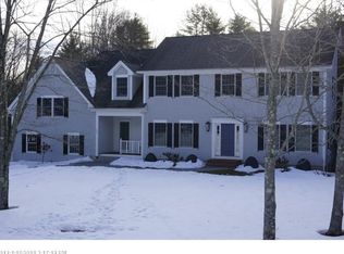 29 Twin Ponds Dr, Falmouth, ME 04105