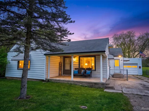 6383 Lapeer Rd, Burton, MI 48509