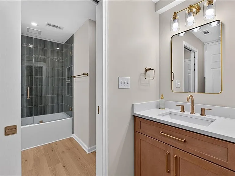 4996 N Peachtree Rd — Photo 22