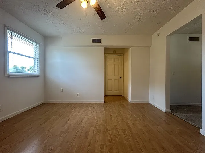 132 E Winchester St #4 — Photo 8