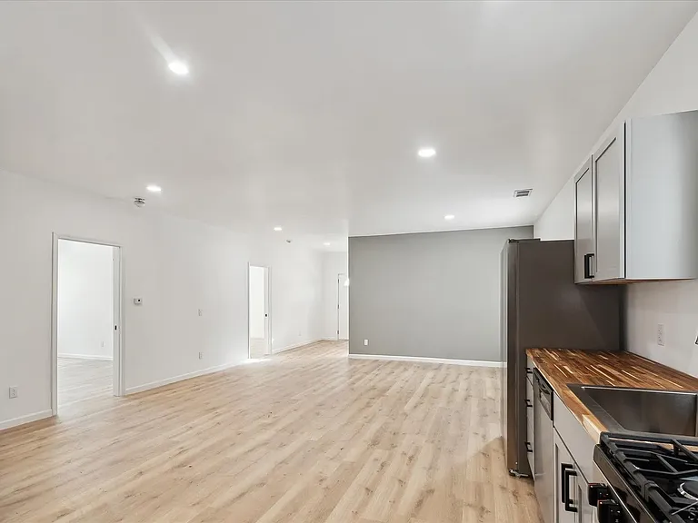 356 Shattuck Rd — Photo 13