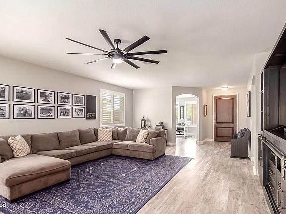 4th image of 5 E Catherine Ln