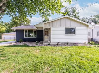 3005 Meadow Ln, West Des Moines, IA 50265
