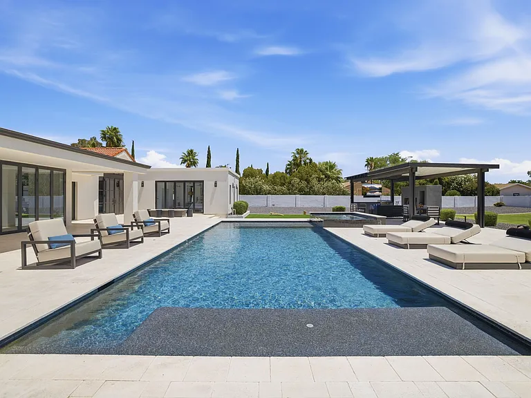 8401 E Cortez St — Photo 38