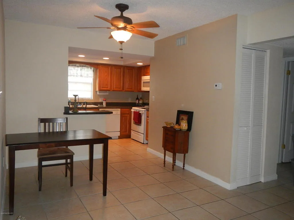 2 bed, 917 sqft, $1,400 — Photo 4