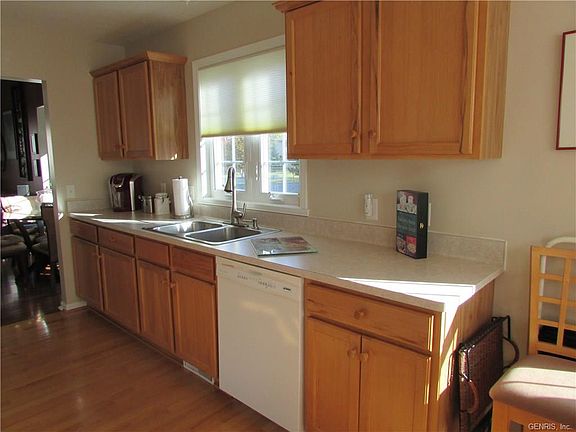 4th image of 3 Watson Hill Ln