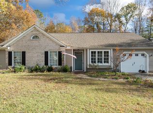 182 Raintree Cir, Jacksonville, NC 28540