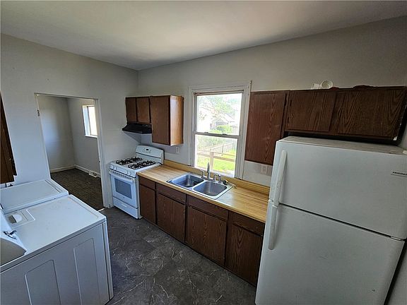 5th image of 1327 Pacific Ave
