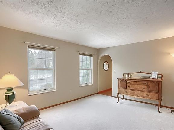 4th image of 746 Kilbuck Dr