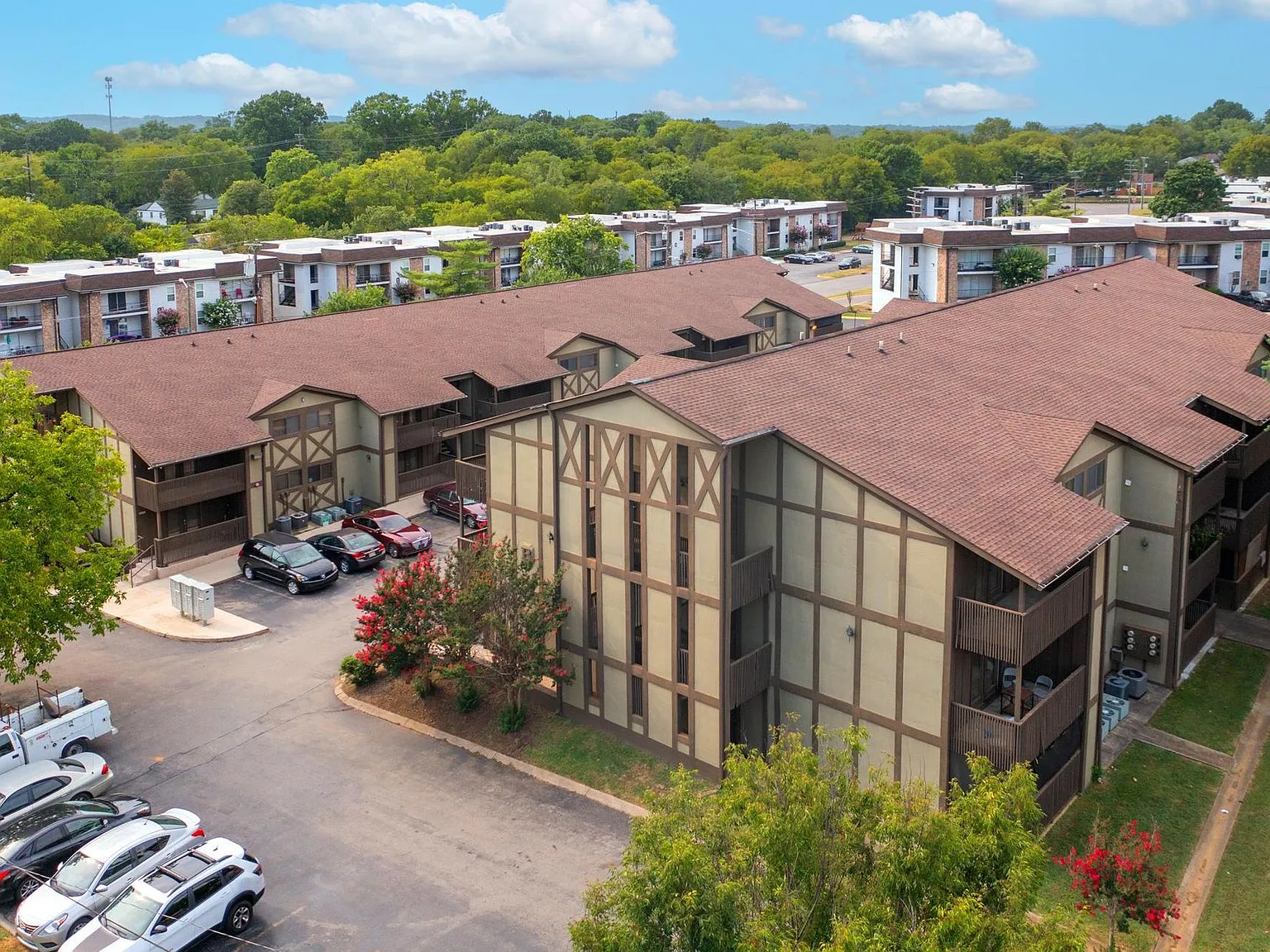 Heatherwood Apartments — Photo 1