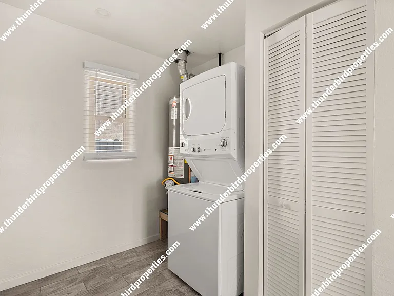 1221 San Mateo Blvd SE — Photo 16
