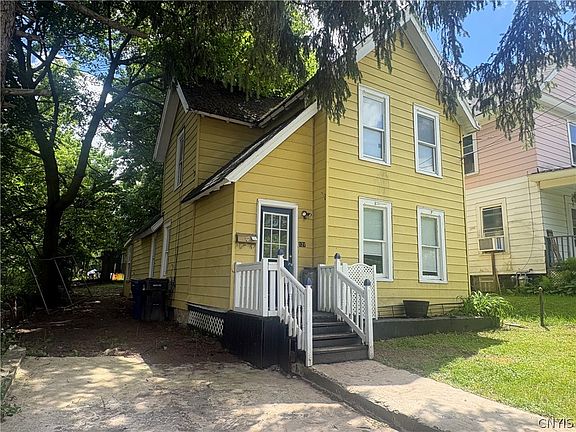 2nd image of 121 Maurice Ave