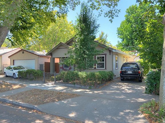 2nd image of 220 27th St
