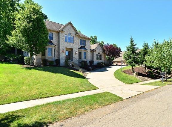 2nd image of 804 Gallant Fox Ln