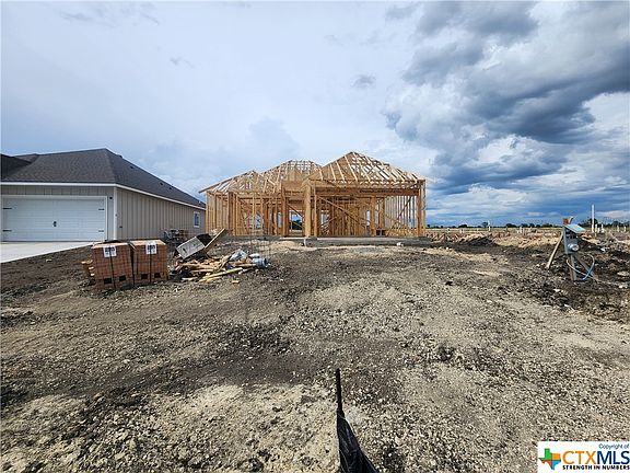 2nd image of 928 James Parker Cir