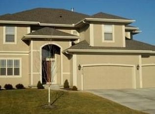 1049 SW Argyl St, Lees Summit, MO 64081