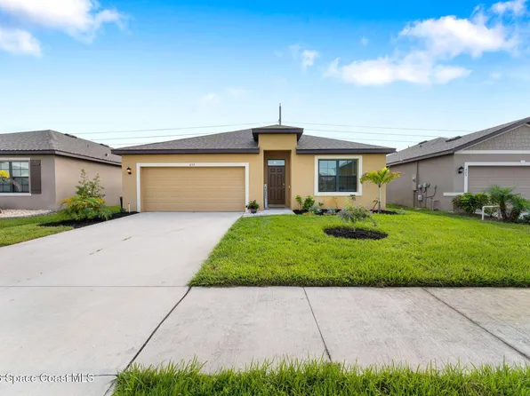 233 Bubbling Ln NW, Palm Bay, FL 32907