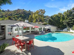 1066 Chantilly Rd, Los Angeles, CA 90077