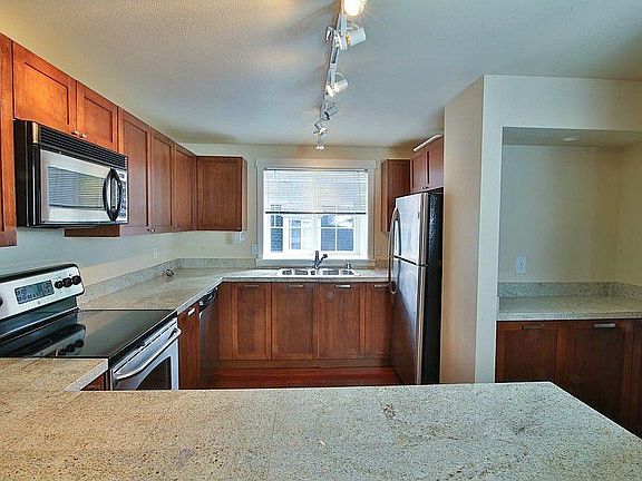 5th image of 3046 128th Ave SE Unit 32