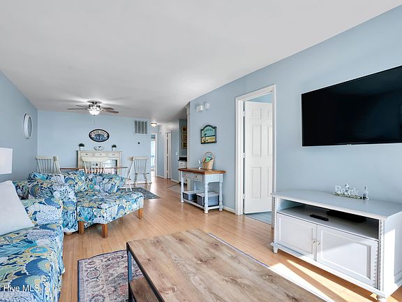 3rd image of 1013 Carolina Beach Avenue N #3d