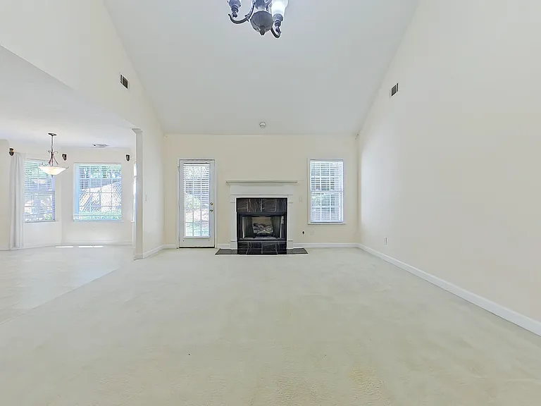 615 Ventana Dr — Photo 9