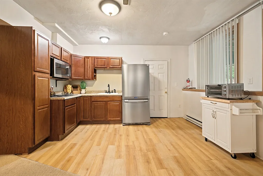 1 bed, 1.0 bath, 730 sqft, $1,975 — Photo 1