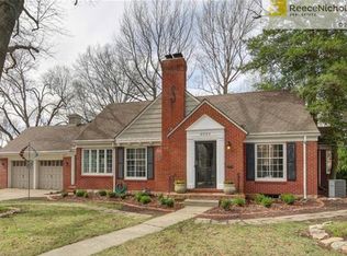 8020 Manor Rd, Leawood, KS 66206