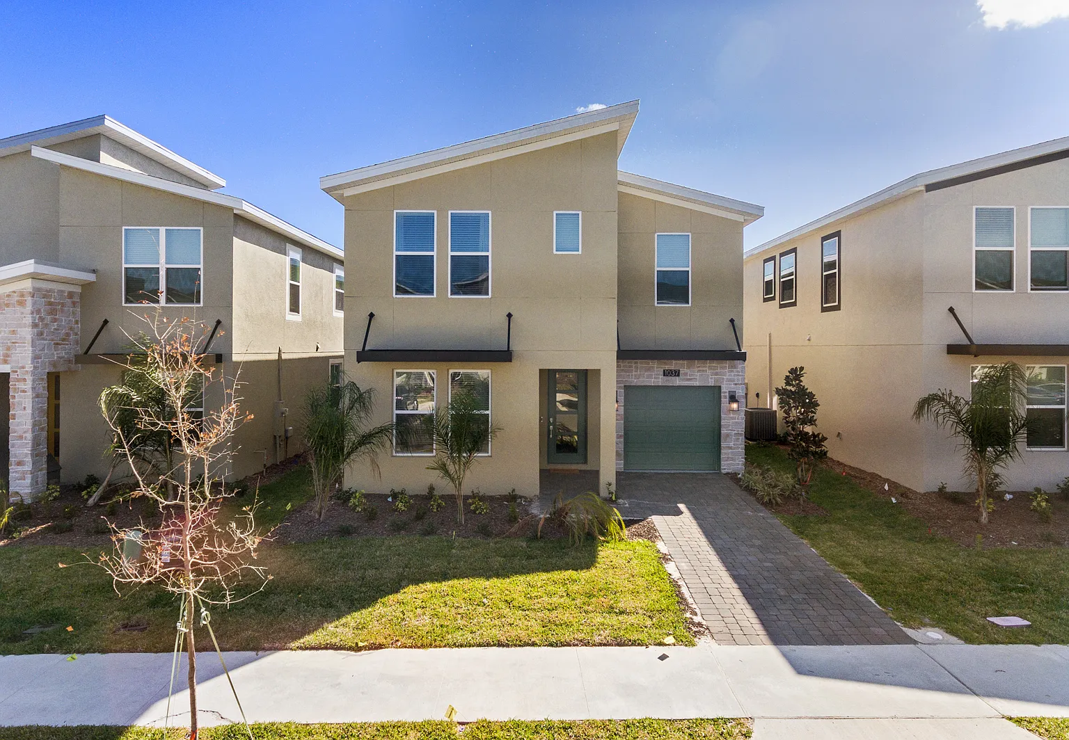 6 bed, 3562 sqft, $3,400 — Photo 1