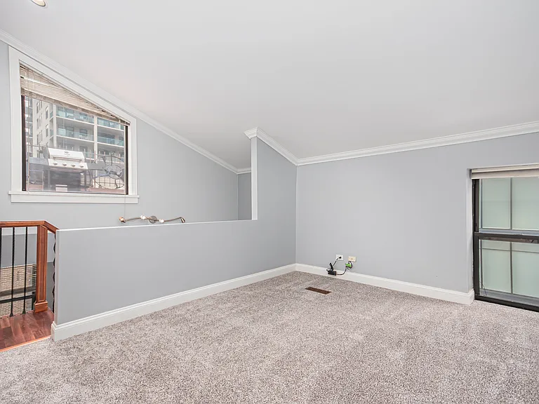 747 N Sedgwick St — Photo 9