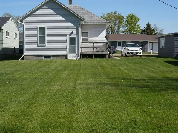 608 E Maple St, Parkston, SD 57366
