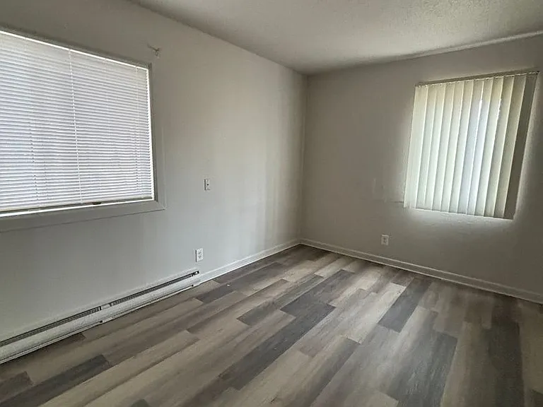 Cedar Crest Apartments — Photo 11
