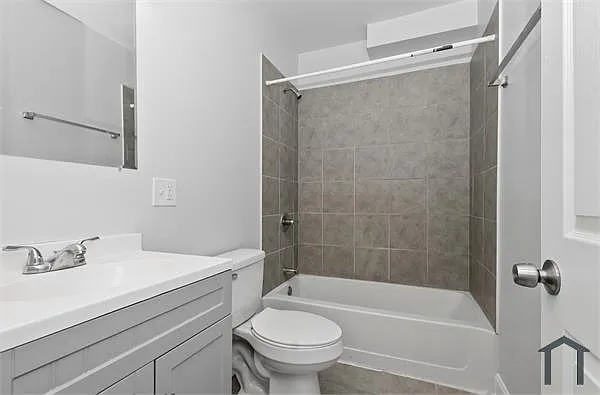 7121 S East End Ave #3A — Photo 3