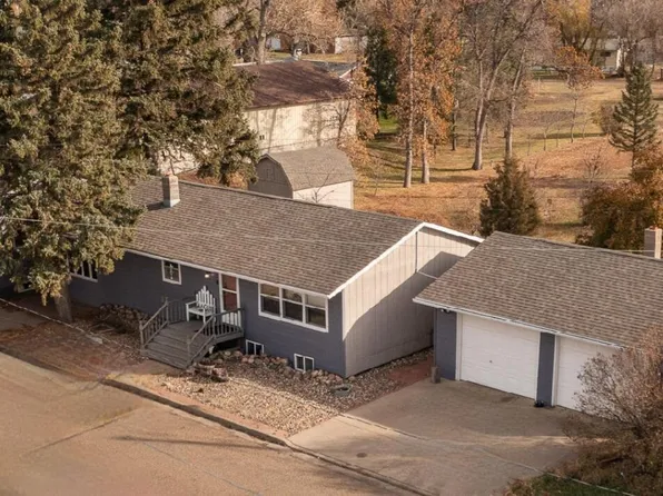 306 5th Ave NE, Hazen, ND 58545